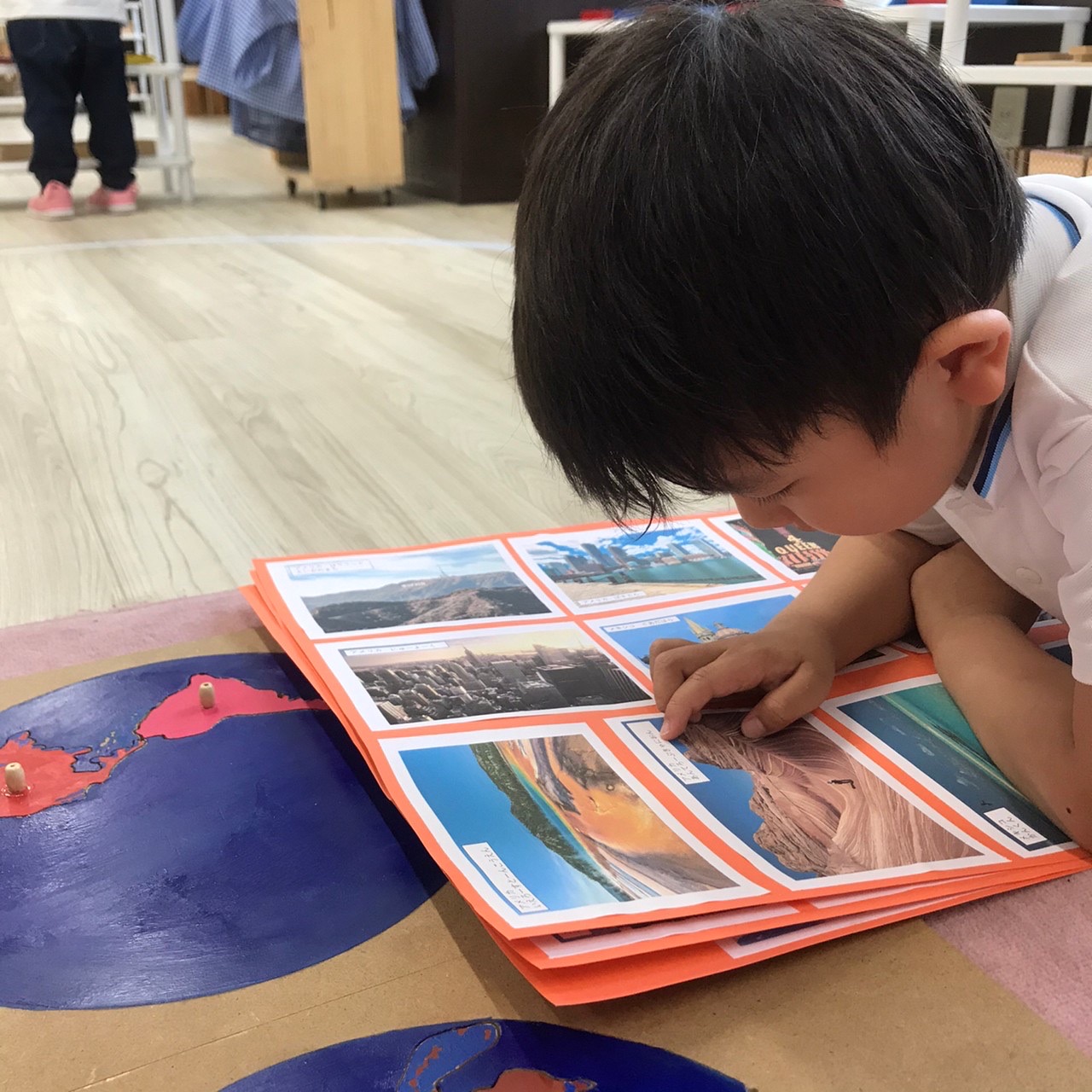 登園・モンテッソーリおしごと